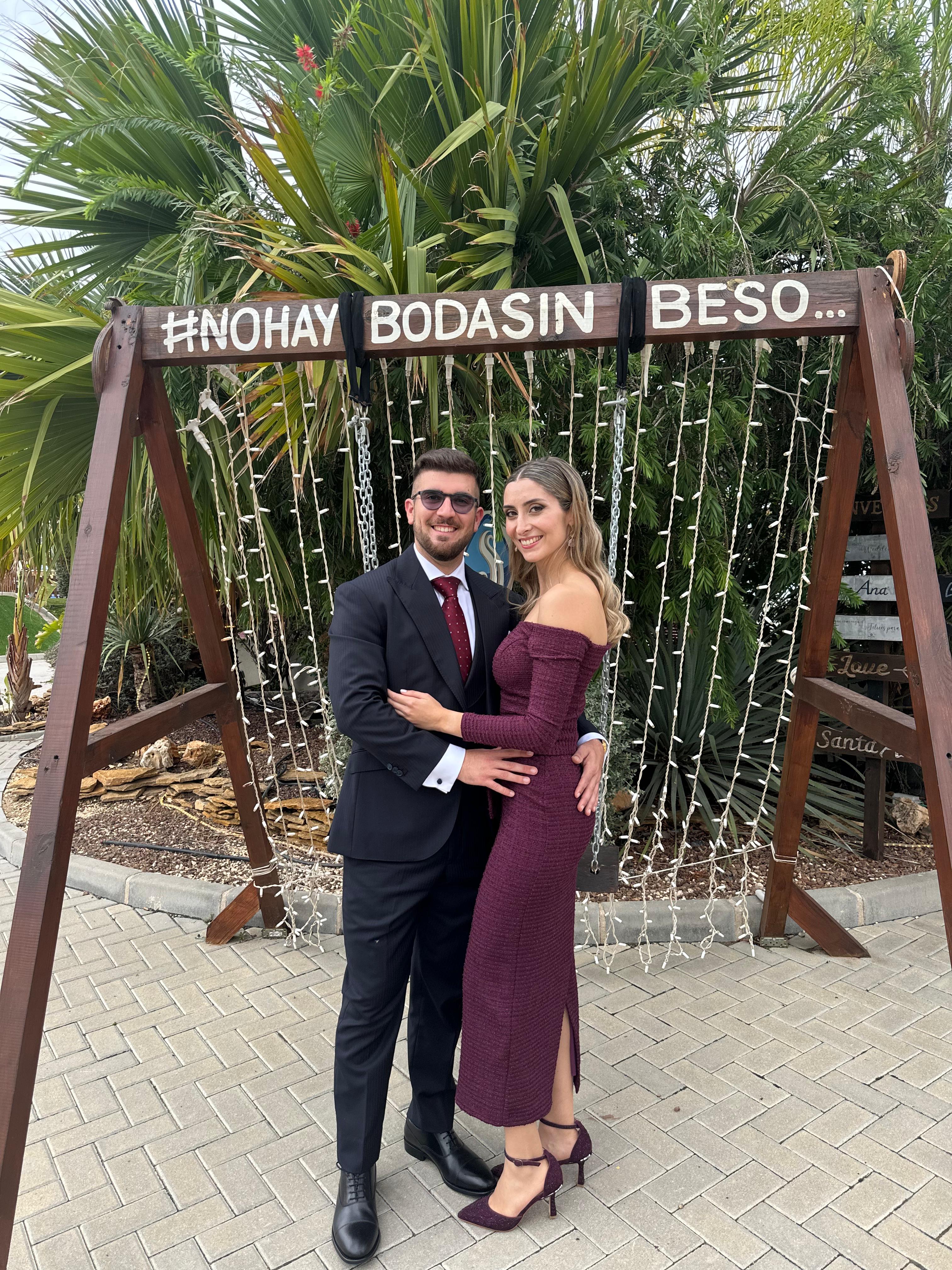 #NoHayBodaSinBeso